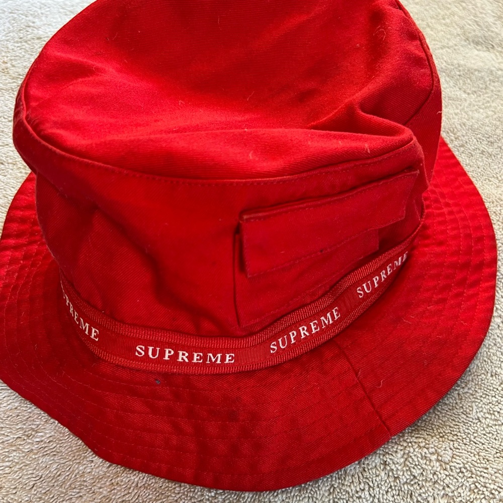 SUPREME bucket hat red with side pocket great condition